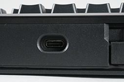 画像ギャラリー No.031のサムネイル画像 / 【PR】Corsairの新型10キーレス「K70 RGB TKL OPX」は，ストイックにeスポーツを突き詰めた高速応答性が見どころの光学式キーボードだ