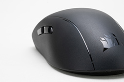 画像ギャラリー No.007のサムネイル画像 / Corsairのワイヤレスマウス「M75 AIR WIRELESS」は，持ちやすいボディと高速ポーリングレートによる初動の速さが見どころだ【PR】