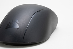 画像ギャラリー No.008のサムネイル画像 / Corsairのワイヤレスマウス「M75 AIR WIRELESS」は，持ちやすいボディと高速ポーリングレートによる初動の速さが見どころだ【PR】