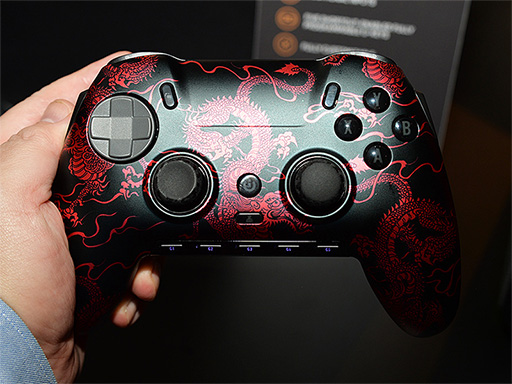 画像ギャラリー No.003のサムネイル画像 / SCUF GamingのPC用ゲームパッドも国内市場に？ Corsairブースの展示をまとめて紹介