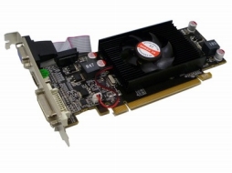 画像ギャラリー No.012のサムネイル画像 / まさかの「XP専用」。2001年デビューのGPU「Radeon 7000」を2基搭載してアナログ4画面出力対応のグラフィックスカードが発売