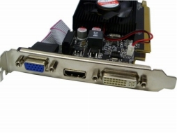 画像ギャラリー No.013のサムネイル画像 / まさかの「XP専用」。2001年デビューのGPU「Radeon 7000」を2基搭載してアナログ4画面出力対応のグラフィックスカードが発売