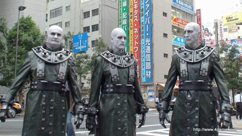 画像ギャラリー No.003のサムネイル画像 / 秋葉原に出現した“追跡者”タイラントを追跡してみたら，意外な一面が見られた。ハッシュタグ「#タイラント隊」でその動向をチェックしよう