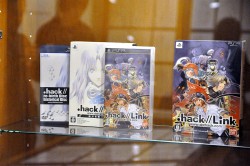 画像ギャラリー No.032のサムネイル画像 / 資料と共に振り返る「.hack」の11年。松山＆新里氏が当時を語る「『.hack』シリーズ完全設定資料集」発売記念トーク＆サイン会レポート