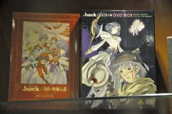 画像ギャラリー No.038のサムネイル画像 / 資料と共に振り返る「.hack」の11年。松山＆新里氏が当時を語る「『.hack』シリーズ完全設定資料集」発売記念トーク＆サイン会レポート