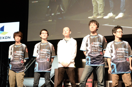 画像ギャラリー No.002のサムネイル画像 / ［TGS 2017］レジェンドはやはり強かった。noppo選抜チームとDetonatioN Gamingによる「カウンターストライクオンライン2」エキシビションマッチが開催