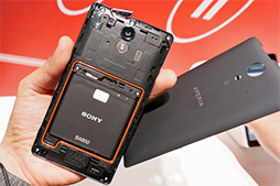画像ギャラリー No.015のサムネイル画像 / KDDIの2013年夏スマホ，計4機種をレポート。Xperia ULのベンチマークテスト結果も公開