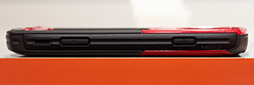 画像ギャラリー No.035のサムネイル画像 / 「HTC J butterfly」や「isai vivid」など独自モデルの実力やいかに？ KDDIの2015年夏モデルスマートフォンを触ってきた