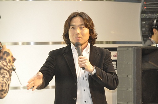画像ギャラリー No.002のサムネイル画像 / ラッピングカーのトークで会場は爆笑。近藤 隆さん，代永 翼さん，小野坂 昌也さん出演の「アムラックス×テイルズ オブ エクシリア2 」イベントレポート