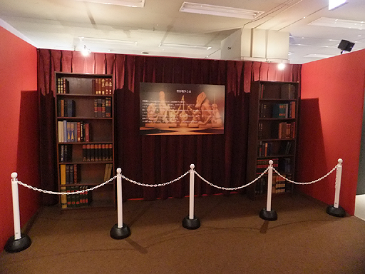 画像ギャラリー No.003のサムネイル画像 / 体感型イベント「Fate/Zero -第四次聖杯戦争展-」内覧会レポート。魂を震わせたあの戦いの日々をもう一度。マスターとなってその手に聖杯を掴め！