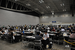 画像ギャラリー No.020のサムネイル画像 / 「しろくろフェス2016」が8月14日17:00まで開催中。今年で4回めを迎えた，ブシロードの24時間カードゲームイベント