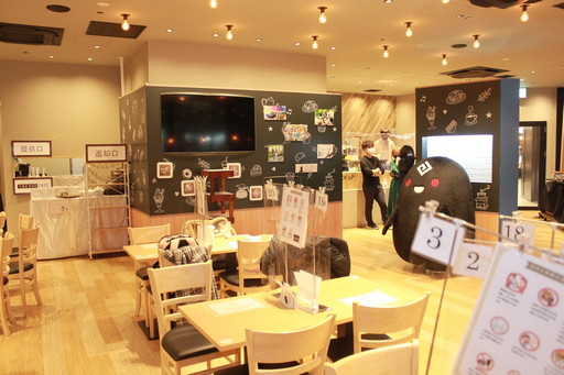 画像ギャラリー No.003のサムネイル画像 / 「黒い砂漠×THE キャラCAFÉ」コラボカフェをレポート。ゲームにも登場するサソリ料理がリアルで食べられる!?