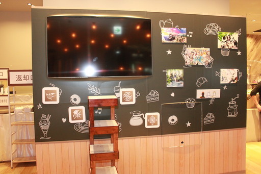 画像ギャラリー No.010のサムネイル画像 / 「黒い砂漠×THE キャラCAFÉ」コラボカフェをレポート。ゲームにも登場するサソリ料理がリアルで食べられる!?