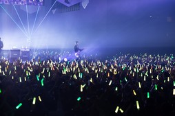 画像ギャラリー No.038のサムネイル画像 / 1万5000人のヒカセンをビートで圧殺！「FFXIV ファンフェスティバル in 東京」のTHE PRIMALSスペシャルライブレポート＆ミニインタビュー