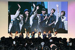 画像ギャラリー No.005のサムネイル画像 / ［TGS 2013］「アイドルマスター ミリオンライブ！」のステージイベント「ミリラジTGS出張版」が，東京ゲームショウのGREEブースで開催。オレンジ色のあの方も登場