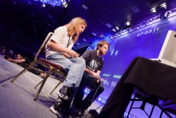 画像ギャラリー No.010のサムネイル画像 / ［EVO2014］全世界が注目した決勝戦。「BBCP」優勝・ガリレオ選手と「ウルIV」優勝・Louffy選手へのインタビューを，最終日のリザルトと共にお届け