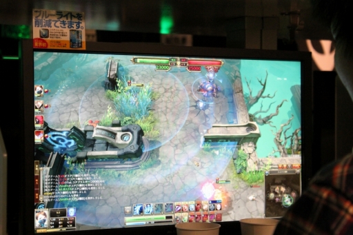 画像ギャラリー No.013のサムネイル画像 / 「コアマスターズ」のオフライン大会がアキバで開催。CBT中に初代最強プレイヤーが決まり，新井里美さんが声を担当する新キャラのお披露めも