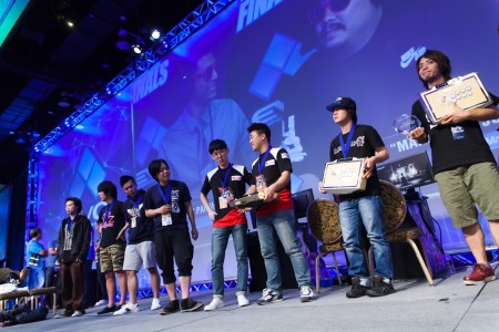 画像ギャラリー No.014のサムネイル画像 / ［EVO2015］激闘を制した選手達に聞く，その瞬間。「鉄拳7」ノビ選手，「GGXrd」小川選手，「ウルIV」ももち選手――EVO2015勝利者インタビュー