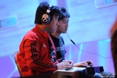 画像ギャラリー No.046のサムネイル画像 / ［EVO2015］激闘を制した選手達に聞く，その瞬間。「鉄拳7」ノビ選手，「GGXrd」小川選手，「ウルIV」ももち選手――EVO2015勝利者インタビュー