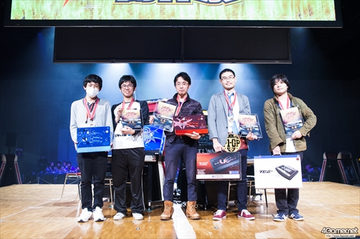 画像ギャラリー No.114のサムネイル画像 / 全11部門で頂点が争われた，格闘ゲーム全国大会「闘神祭2016」。2日間にわたる激戦を，フォトレポートで紹介