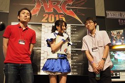 画像ギャラリー No.010のサムネイル画像 / 「ARC REVOLUTION CUP 2015」フォトレポート。「GUILTY GEAR」や「BLAZBLUE」など，計4タイトルの優勝者達へのインタビューも掲載