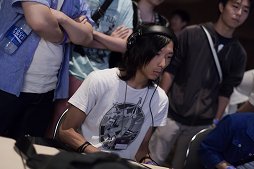 画像ギャラリー No.030のサムネイル画像 / 「ARC REVOLUTION CUP 2015」フォトレポート。「GUILTY GEAR」や「BLAZBLUE」など，計4タイトルの優勝者達へのインタビューも掲載