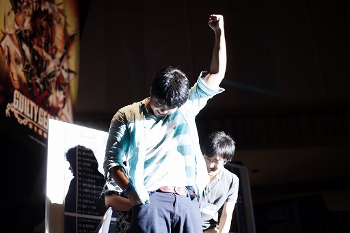 画像ギャラリー No.039のサムネイル画像 / 「ARC REVOLUTION CUP 2015」フォトレポート。「GUILTY GEAR」や「BLAZBLUE」など，計4タイトルの優勝者達へのインタビューも掲載