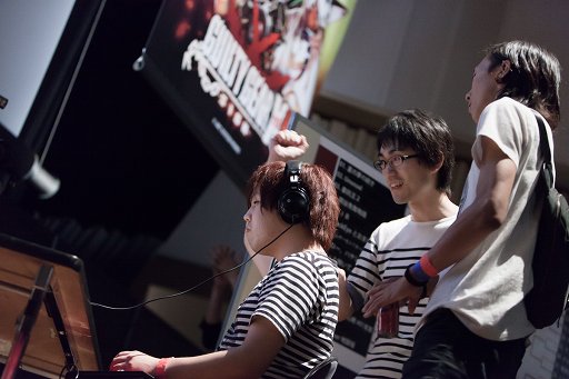 画像ギャラリー No.050のサムネイル画像 / 「ARC REVOLUTION CUP 2015」フォトレポート。「GUILTY GEAR」や「BLAZBLUE」など，計4タイトルの優勝者達へのインタビューも掲載