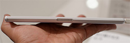 画像ギャラリー No.031のサムネイル画像 / 三辺狭額縁デザインが魅力のAQUOS ZETAやXperia Z2 Tabletをじっくりチェック。NTTドコモ2014夏モデルスマートフォンテストレポート（後編）