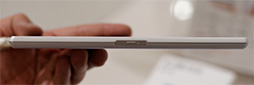 画像ギャラリー No.032のサムネイル画像 / 三辺狭額縁デザインが魅力のAQUOS ZETAやXperia Z2 Tabletをじっくりチェック。NTTドコモ2014夏モデルスマートフォンテストレポート（後編）