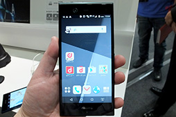 画像ギャラリー No.002のサムネイル画像 / 虹彩認証が売りの「arrows NX」や安価なタフネススマホ「Galaxy Active neo」の実力は？ NTTドコモ2015〜16年冬春モデルテストレポート後編