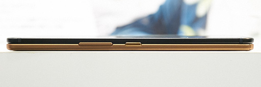 画像ギャラリー No.014のサムネイル画像 / NTTドコモ冬モデル「arrows NX」＆「V20 PRO」テストレポート。堅牢性重視のミドルクラスと高音質サウンドが魅力のハイエンド端末をチェック
