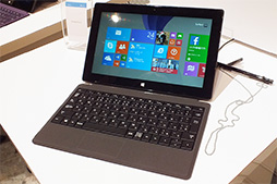 画像ギャラリー No.002のサムネイル画像 / Microsoft純正タブレットの第2弾「Surface 2」はiPadやAndroidタブレットに立ち向かえる製品になったのか?