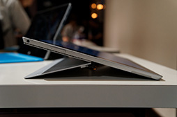 画像ギャラリー No.010のサムネイル画像 / 「Surface Pro 3」テストレポート。アスペクト比3：2の液晶パネルを搭載する第3世代SurfaceはWindowsタブレットとして洗練されたものに