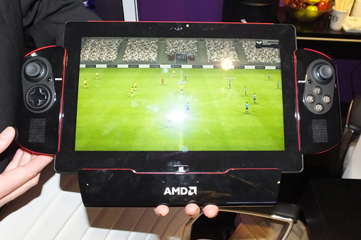 画像ギャラリー No.011のサムネイル画像 / ［CES 2014］これからのデスクトップPCは「テレビの上に置く」のがトレンド？ AMD，大型スマホサイズの超小型デスクトップPCを披露