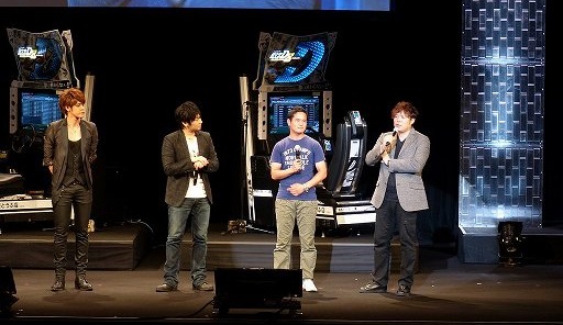 画像ギャラリー No.012のサムネイル画像 / 出演声優陣が「頭文字D ARCADE STAGE 8 インフィニティ」でレースを繰り広げた「新劇場版『頭文字Ｄ』スペシャルイベント〜覚醒〜」をレポート