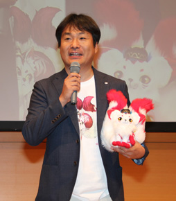 画像ギャラリー No.007のサムネイル画像 / 「討鬼伝 極」完成発表会の模様をレポート。新鬼「カゼヌイ」にゲストの椿姫彩菜さん，「麒麟」川島さん，「スリムクラブ」真栄田さんが挑戦