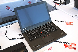 画像ギャラリー No.002のサムネイル画像 / Lenovo，360度回転ヒンジ搭載で4モードに使い分けられる新型2-in-1「ThinkPad Yoga 12」を国内発売