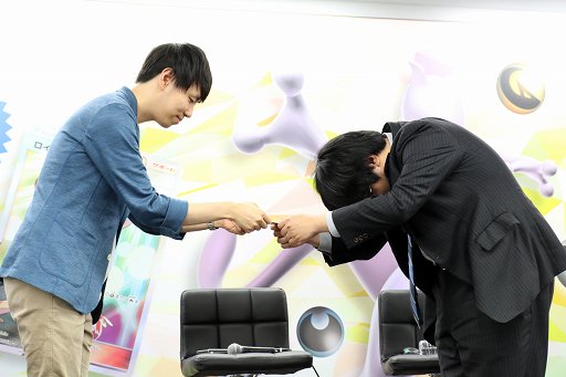 画像ギャラリー No.016のサムネイル画像 / 将棋の糸谷八段がポケモンマスターに！　「ポケモンカードゲーム」新セット「ひかる伝説」先行体験会レポート