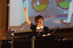 画像ギャラリー No.013のサムネイル画像 / maimai収録楽曲のアーティストが熱唱！　6時間のライブで燃えあがった「maimai LIVE 2014 洗濯祭〜」をレポート