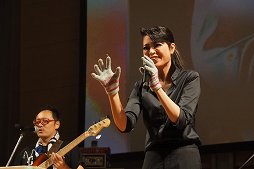 画像ギャラリー No.026のサムネイル画像 / maimai収録楽曲のアーティストが熱唱！　6時間のライブで燃えあがった「maimai LIVE 2014 洗濯祭〜」をレポート