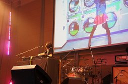 画像ギャラリー No.031のサムネイル画像 / maimai収録楽曲のアーティストが熱唱！　6時間のライブで燃えあがった「maimai LIVE 2014 洗濯祭〜」をレポート