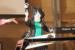画像ギャラリー No.035のサムネイル画像 / maimai収録楽曲のアーティストが熱唱！　6時間のライブで燃えあがった「maimai LIVE 2014 洗濯祭〜」をレポート