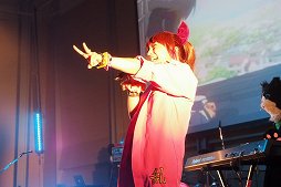 画像ギャラリー No.037のサムネイル画像 / maimai収録楽曲のアーティストが熱唱！　6時間のライブで燃えあがった「maimai LIVE 2014 洗濯祭〜」をレポート