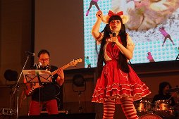 画像ギャラリー No.040のサムネイル画像 / maimai収録楽曲のアーティストが熱唱！　6時間のライブで燃えあがった「maimai LIVE 2014 洗濯祭〜」をレポート