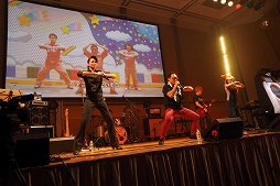 画像ギャラリー No.044のサムネイル画像 / maimai収録楽曲のアーティストが熱唱！　6時間のライブで燃えあがった「maimai LIVE 2014 洗濯祭〜」をレポート