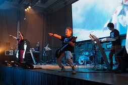 画像ギャラリー No.045のサムネイル画像 / maimai収録楽曲のアーティストが熱唱！　6時間のライブで燃えあがった「maimai LIVE 2014 洗濯祭〜」をレポート