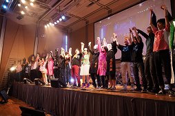 画像ギャラリー No.048のサムネイル画像 / maimai収録楽曲のアーティストが熱唱！　6時間のライブで燃えあがった「maimai LIVE 2014 洗濯祭〜」をレポート