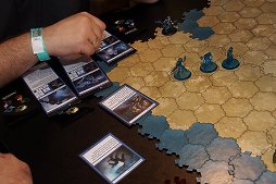 画像ギャラリー No.015のサムネイル画像 / ［SPIEL’14］あのM:tGがボードゲームに！ ついにベールを脱いだ「Magic: The Gathering Strategy Board Game」プレイレポート