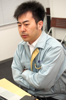 画像ギャラリー No.004のサムネイル画像 / 「隼」レバーはなぜ斜め上に入りにくいのか。HORI「ファイティングエッジ」開発陣とプロゲーマー・sako氏に聞く，アーケードスティックの最前線